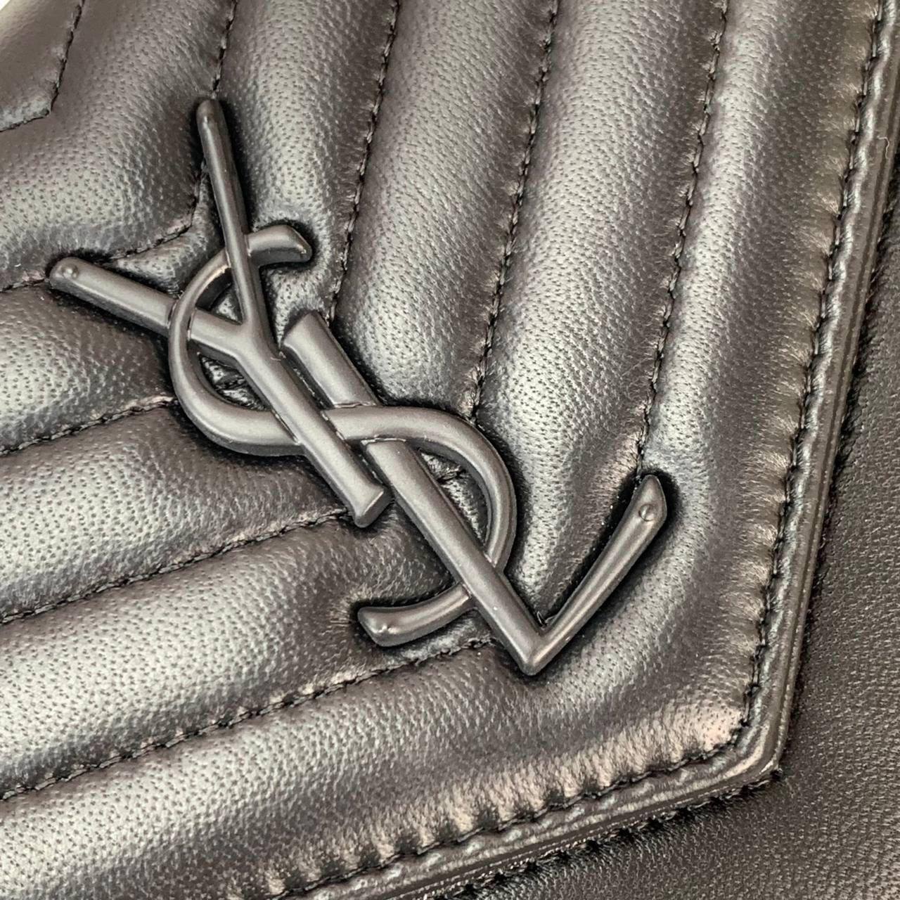 Yves Saint Laurent (YSL) Quilted Shoulder Bag 100% genuine leather Clutch.