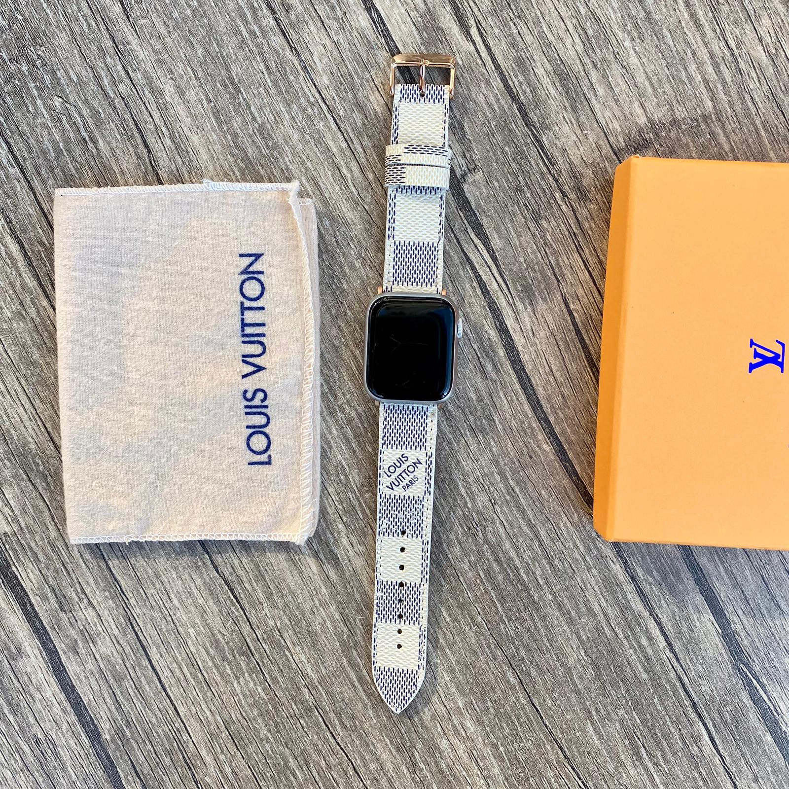 Louis Vuitton White Checkered Apple Watch Band, İwatch Strap Series 7-6-5-4-3-2-1
