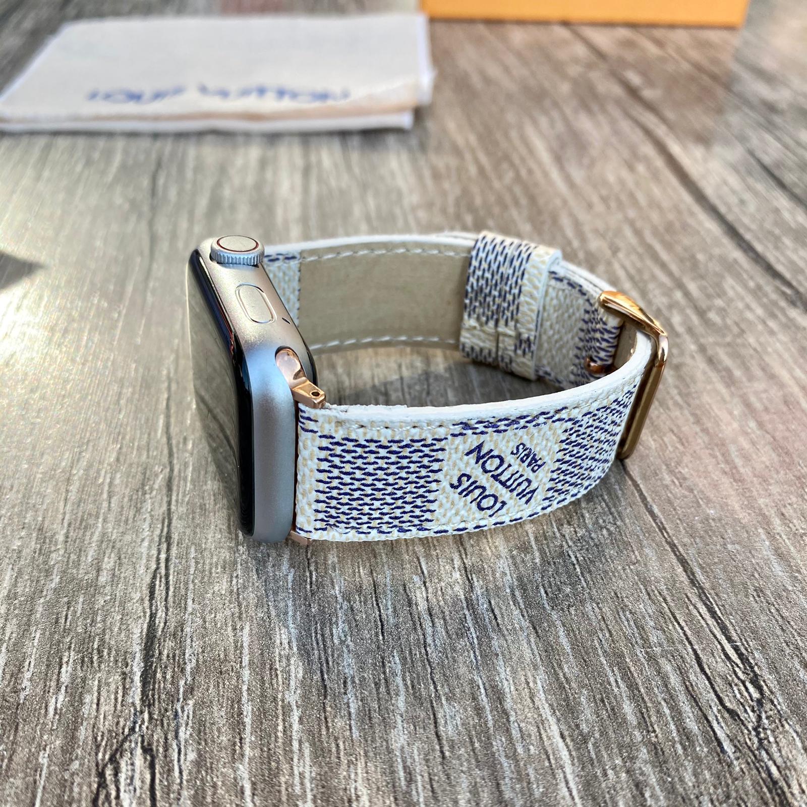 Louis Vuitton White Checkered Apple Watch Band, İwatch Strap Series 7-6-5-4-3-2-1