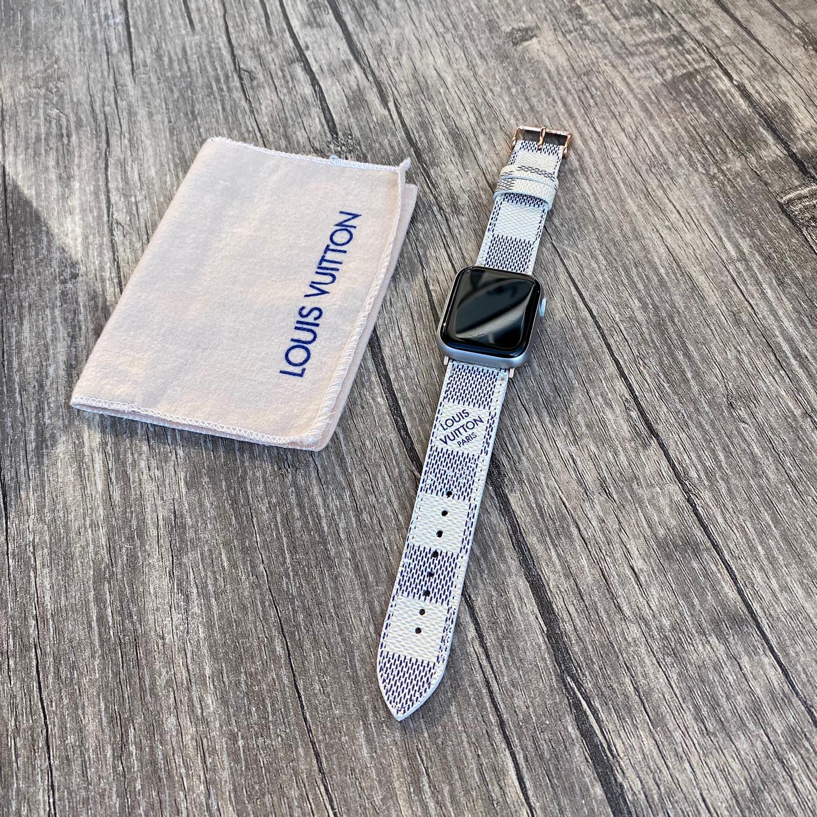 Louis Vuitton White Checkered Apple Watch Band, İwatch Strap Series 7-6-5-4-3-2-1