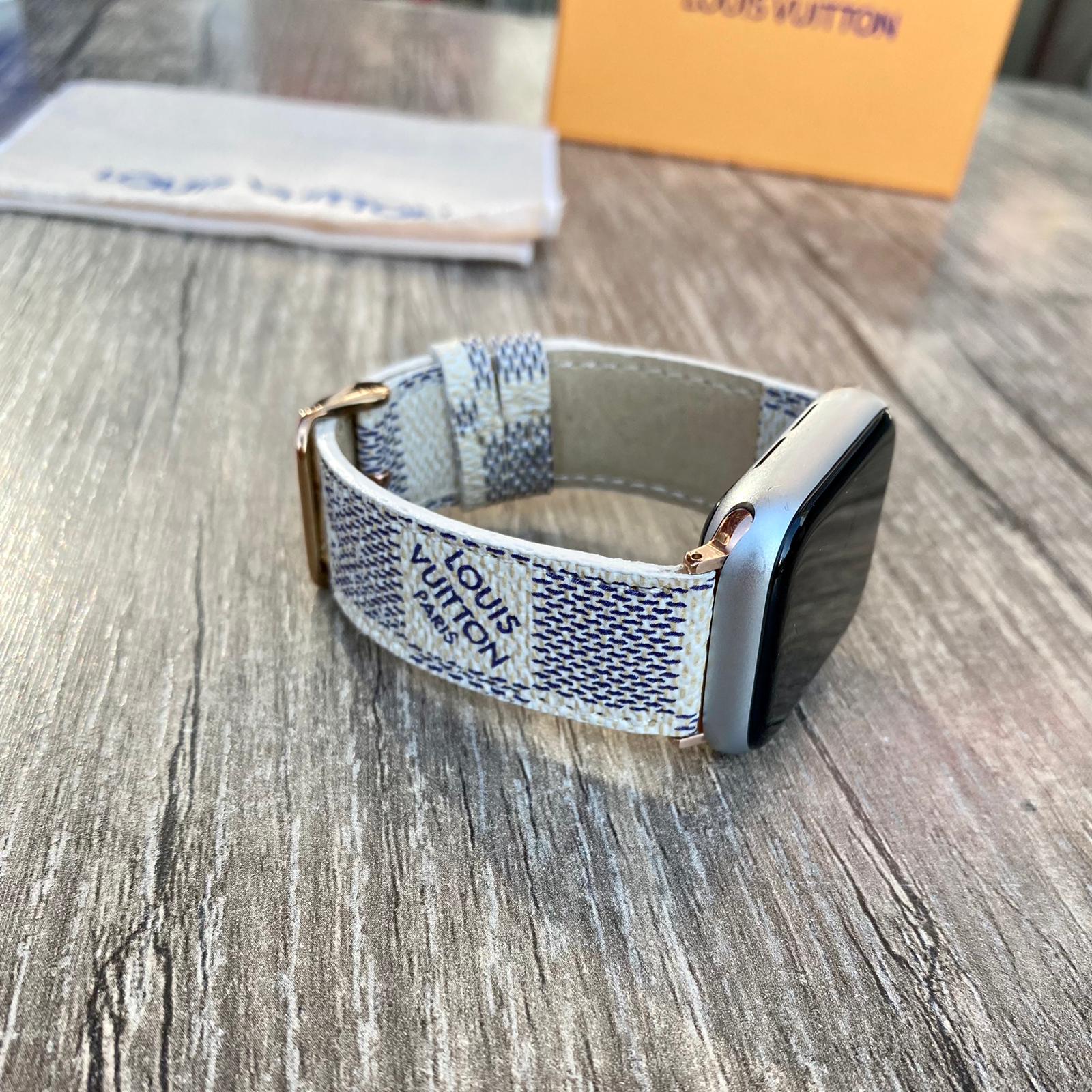 Louis Vuitton White Checkered Apple Watch Band, İwatch Strap Series 7-6-5-4-3-2-1