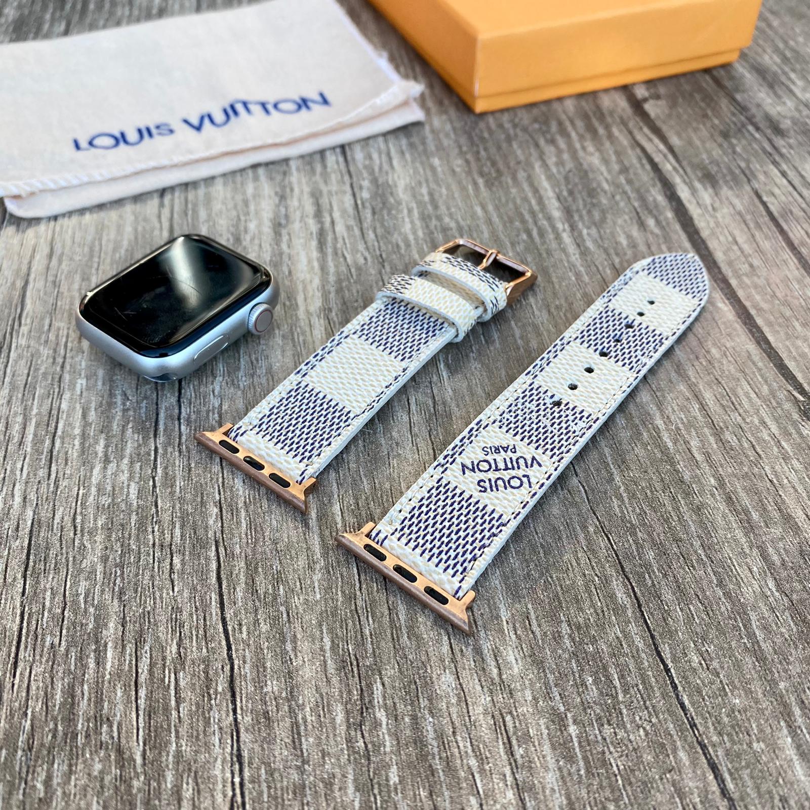 Louis Vuitton White Checkered Apple Watch Band, İwatch Strap Series 7-6-5-4-3-2-1